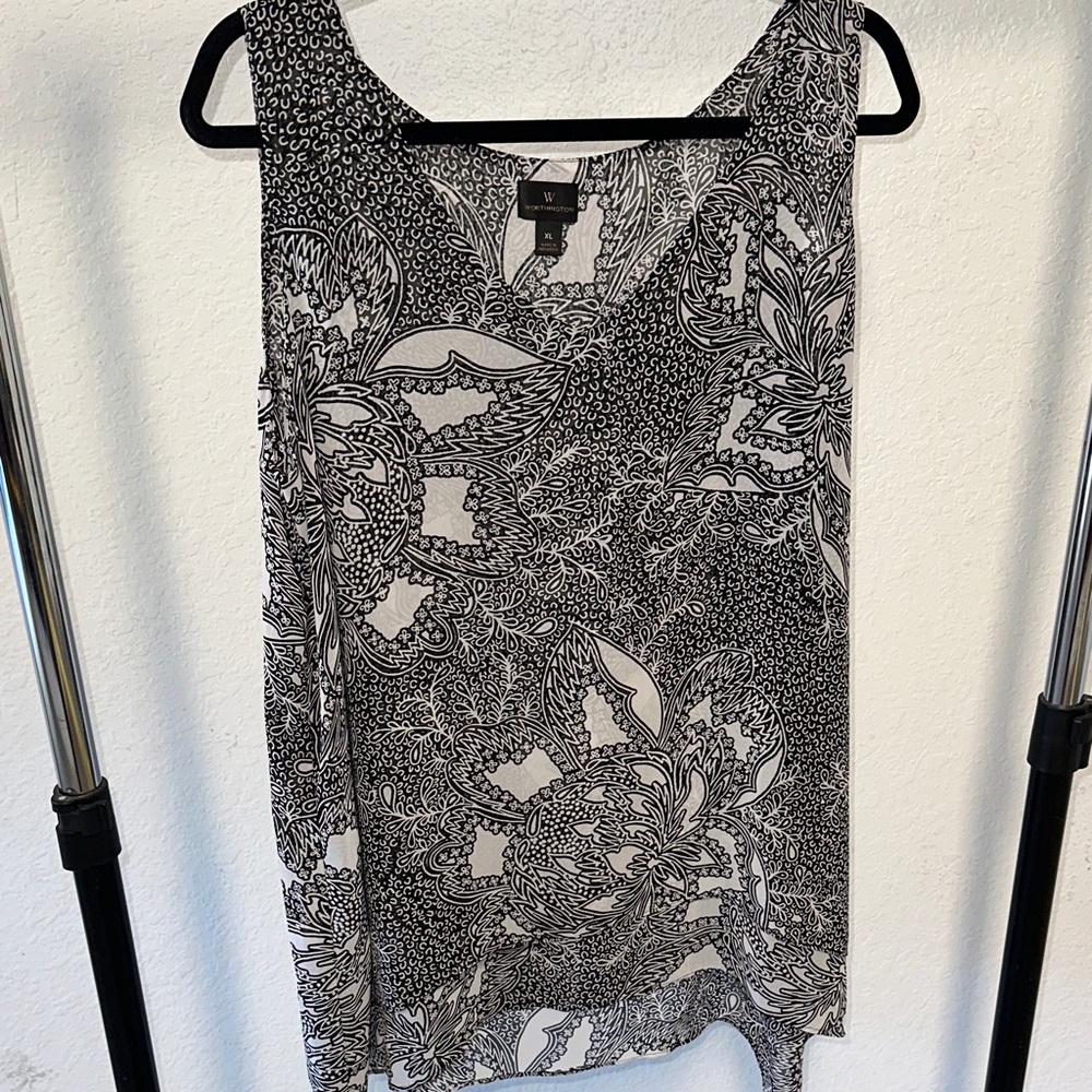 Stylish Black and White Floral Tank Top
